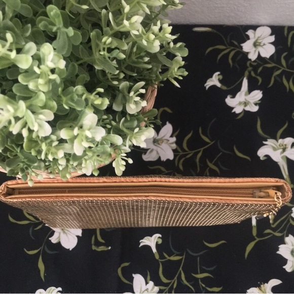 Vintage Chainmail Clutch - Picture 3 of 10